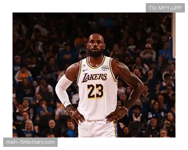 洛杉矶湖人迎战金州勇士关键卡位战，詹姆斯出战成疑